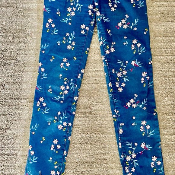 Beautiful floral jean/pant - Picture 3 of 9